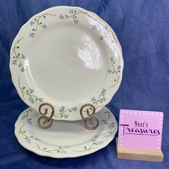 Too Fortunate Pottery FLORAL GRAPES Scalloped Rim Signed Dinner Plates Set of 2 - Picture 1 of 7